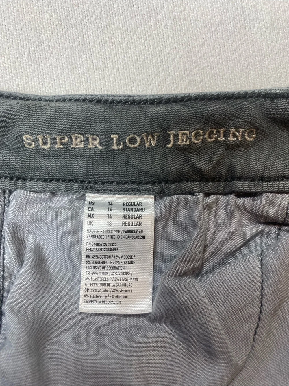 American Eagle Outfitters Super Stretch Super Low Jeggings size 14
